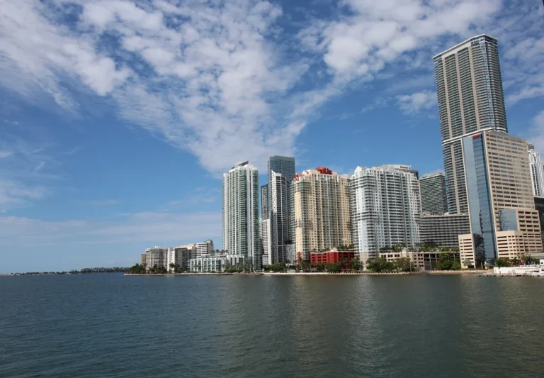 Brickell:El epicentro financiero y de entretenimiento de Miami